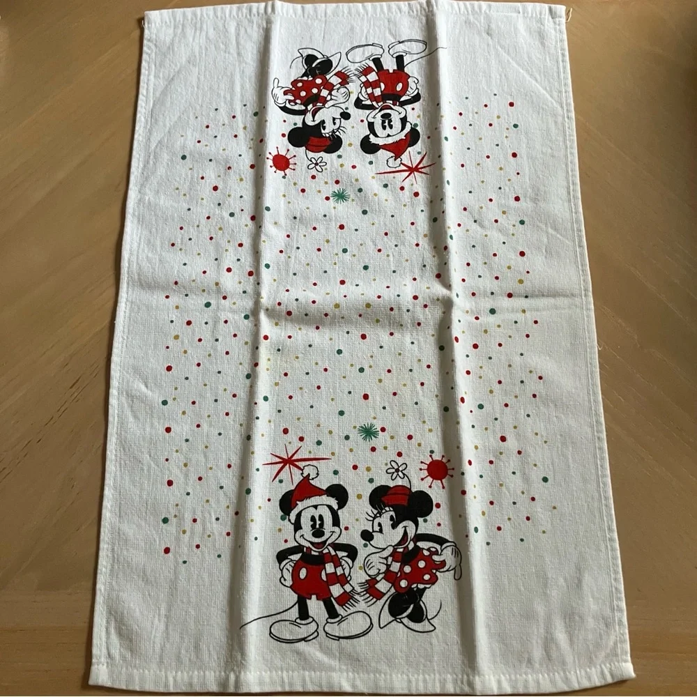 DISNEY Mickey and Minnie Mouse Winter Holiday Kitchen Towel Set of 2 NEW NWOT